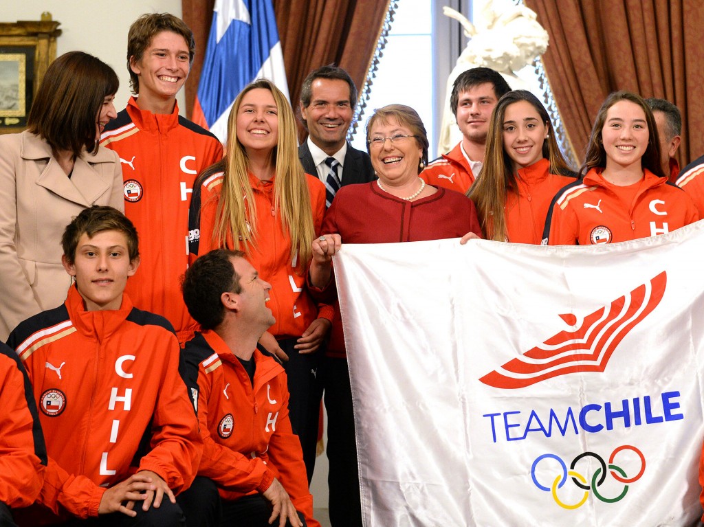 Michelle Bachelet says farewell to Team Chile. Photo: Gobierno de Chile