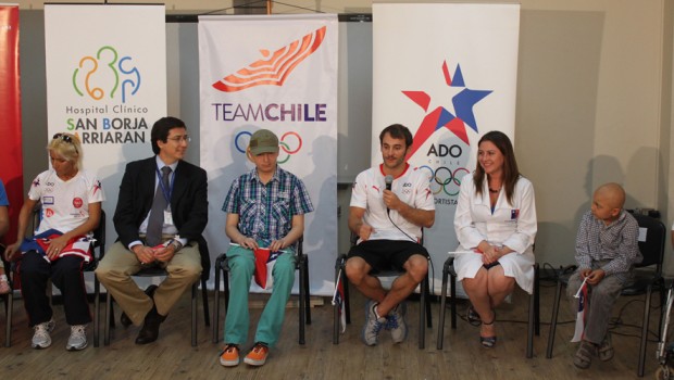 Chilean athletes visit hospital San Borja. Photo: Team Chile