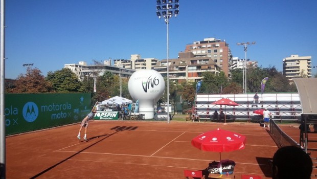 Nicolás Jarry serving. Photo: Daniel Boyle