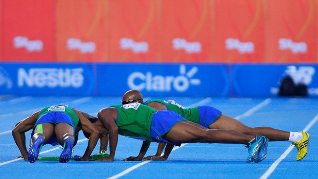 Brazil's men's relay team celebrate victory. Photo: IND