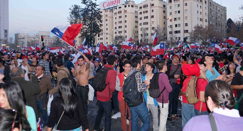 Fans enjoying themselves in Plaza Italia. Photo: Vasilios Devletoglou