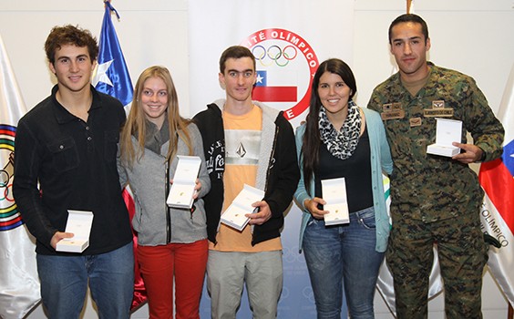 Chile's winter athletes receive Olympic pins. Photo: ADO Chile