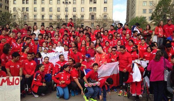 Chilean athletes descend on La Moneda. Photo: DAR Chile/Facebook